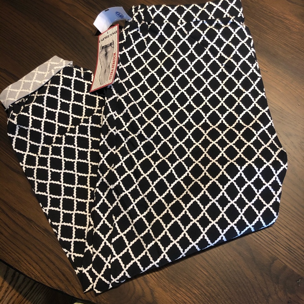 Stretchy B/W Dress Pants